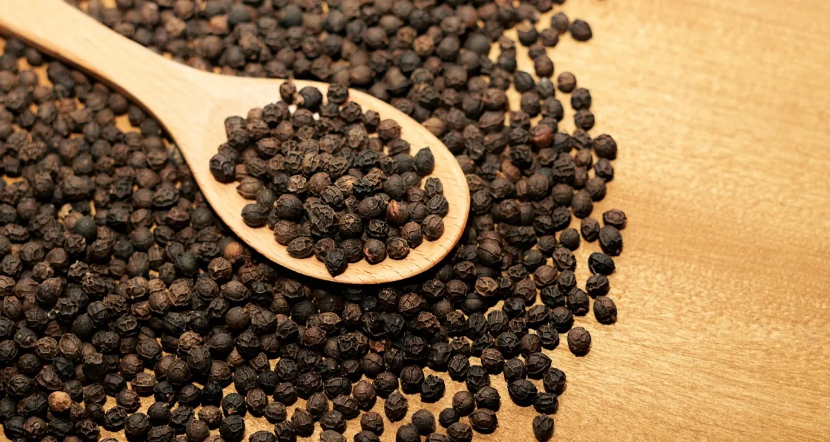 Cách nhận biết hạt tiêu khô chất lượng cao – không lẫn tạp chất