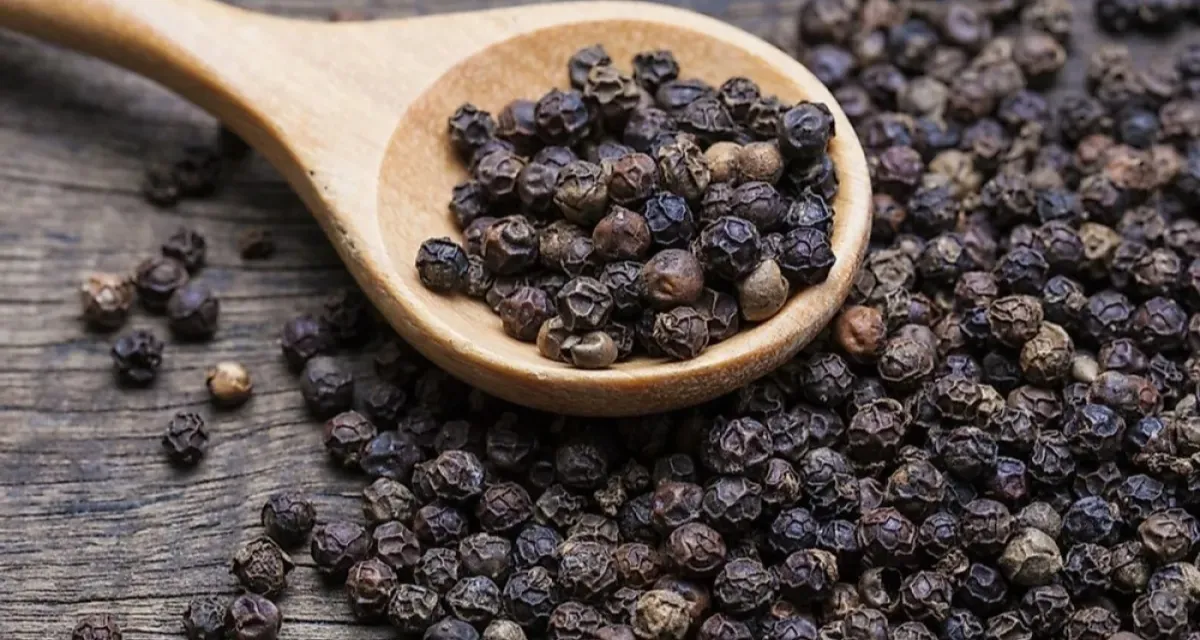 Hạt tiêu đen nguyên hạt – black pepper Việt Nam