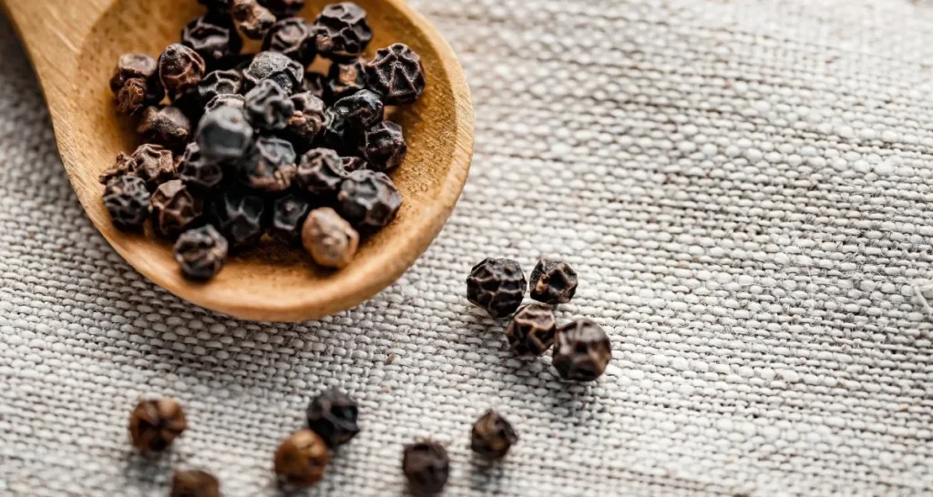 hạt tiêu khô giá bao nhiêu