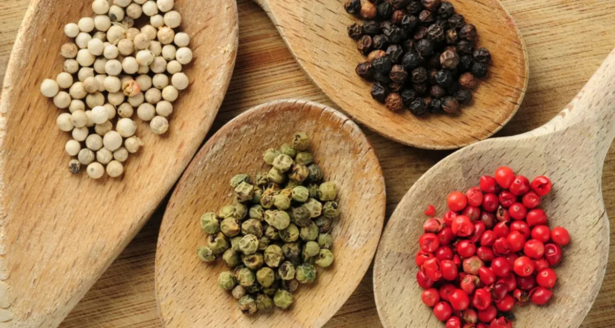 So sánh các loại tiêu đen trắng xanh đỏ Việt Nam